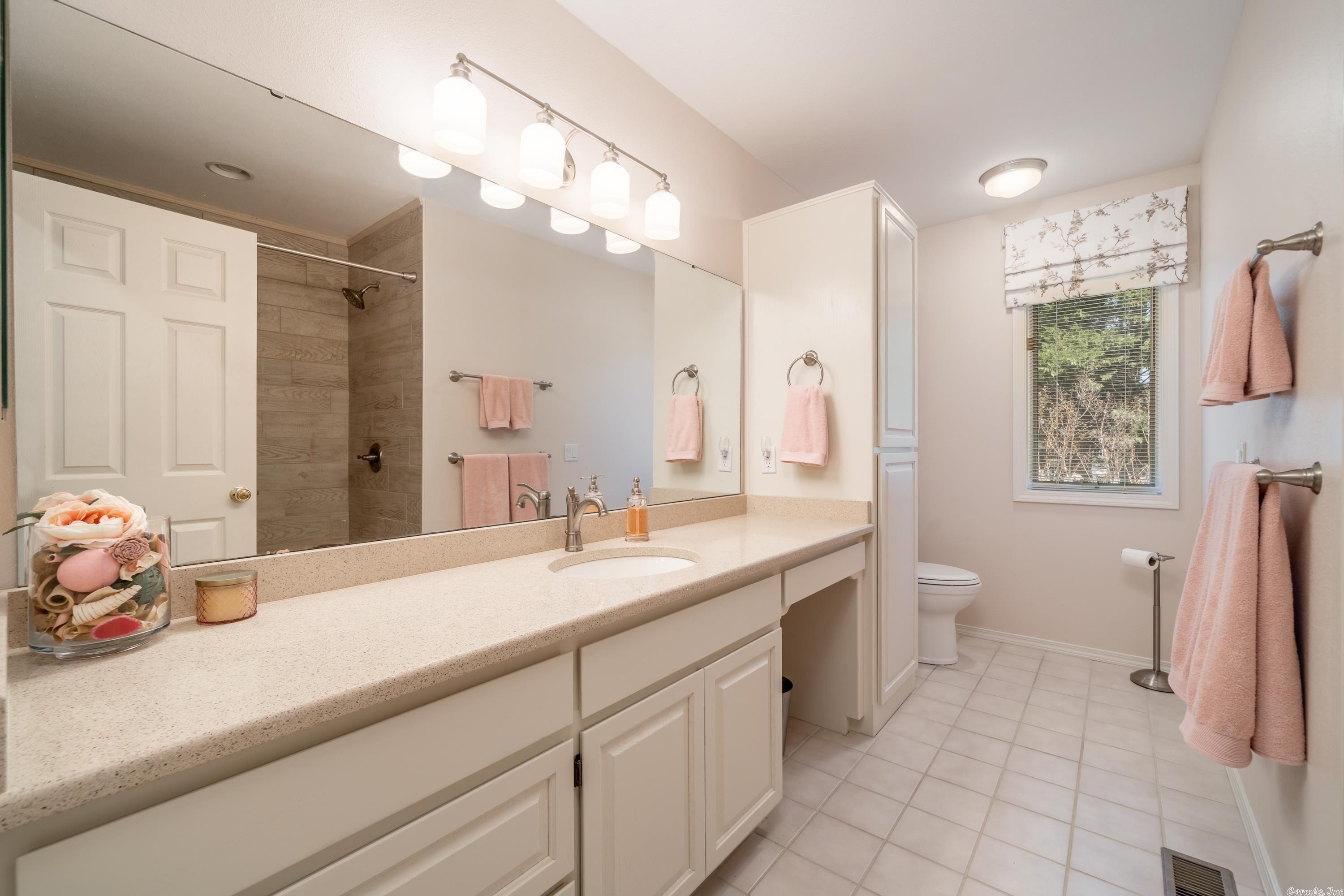 Heraldia Ln, Hot Springs Village, AR 71909