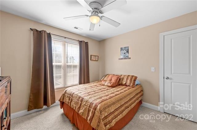 Buxton Way, Burlington, NC 27215
