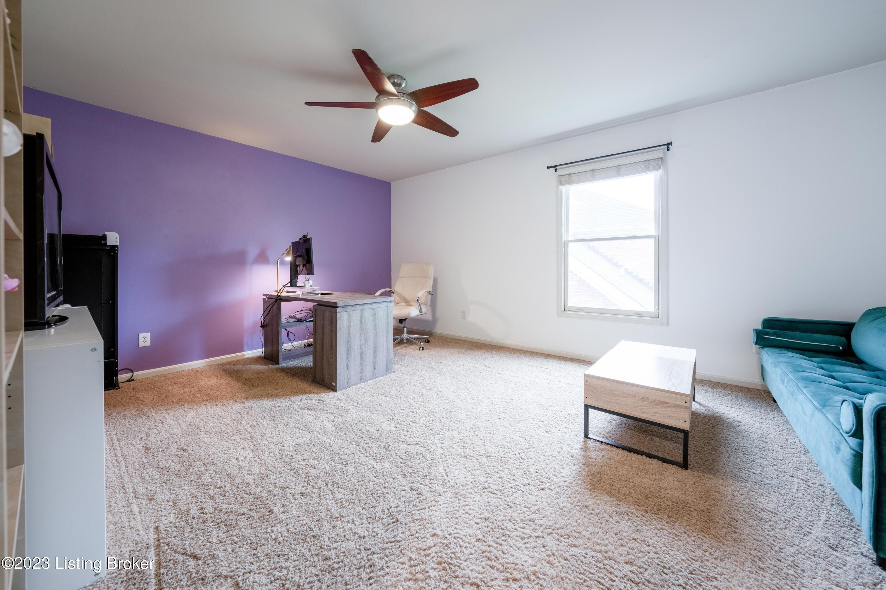 Holly Forest Rd, Louisville, KY 40245