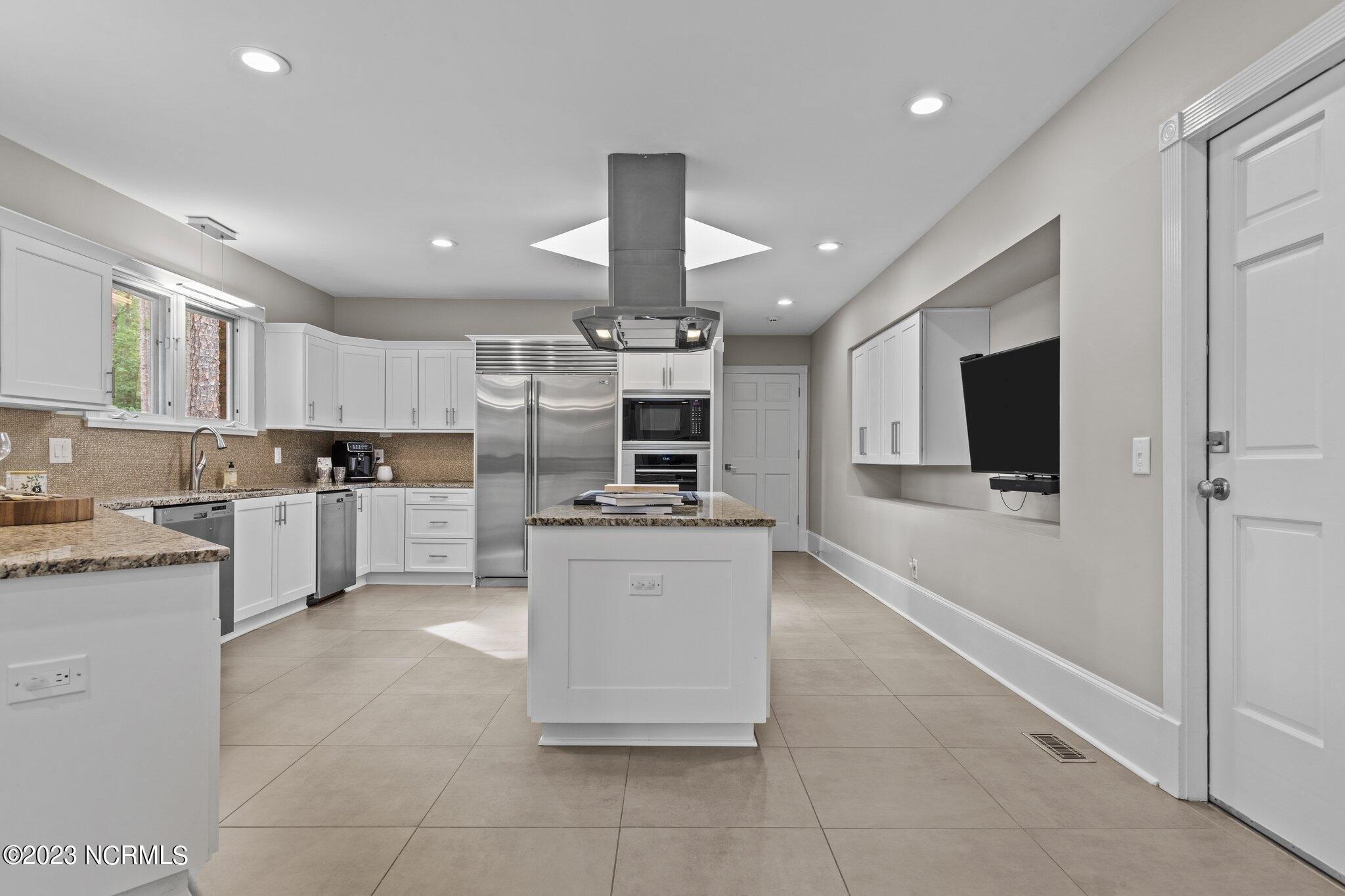 Leven Links Ln, Pinehurst, NC 28374