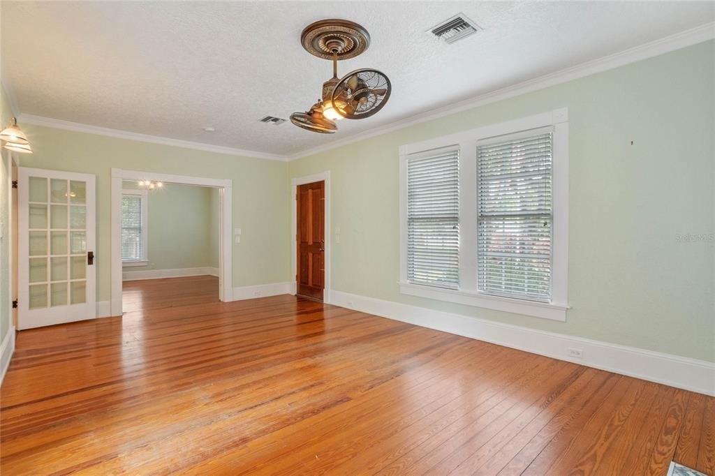 S Trowell Ave, Umatilla, FL 32784