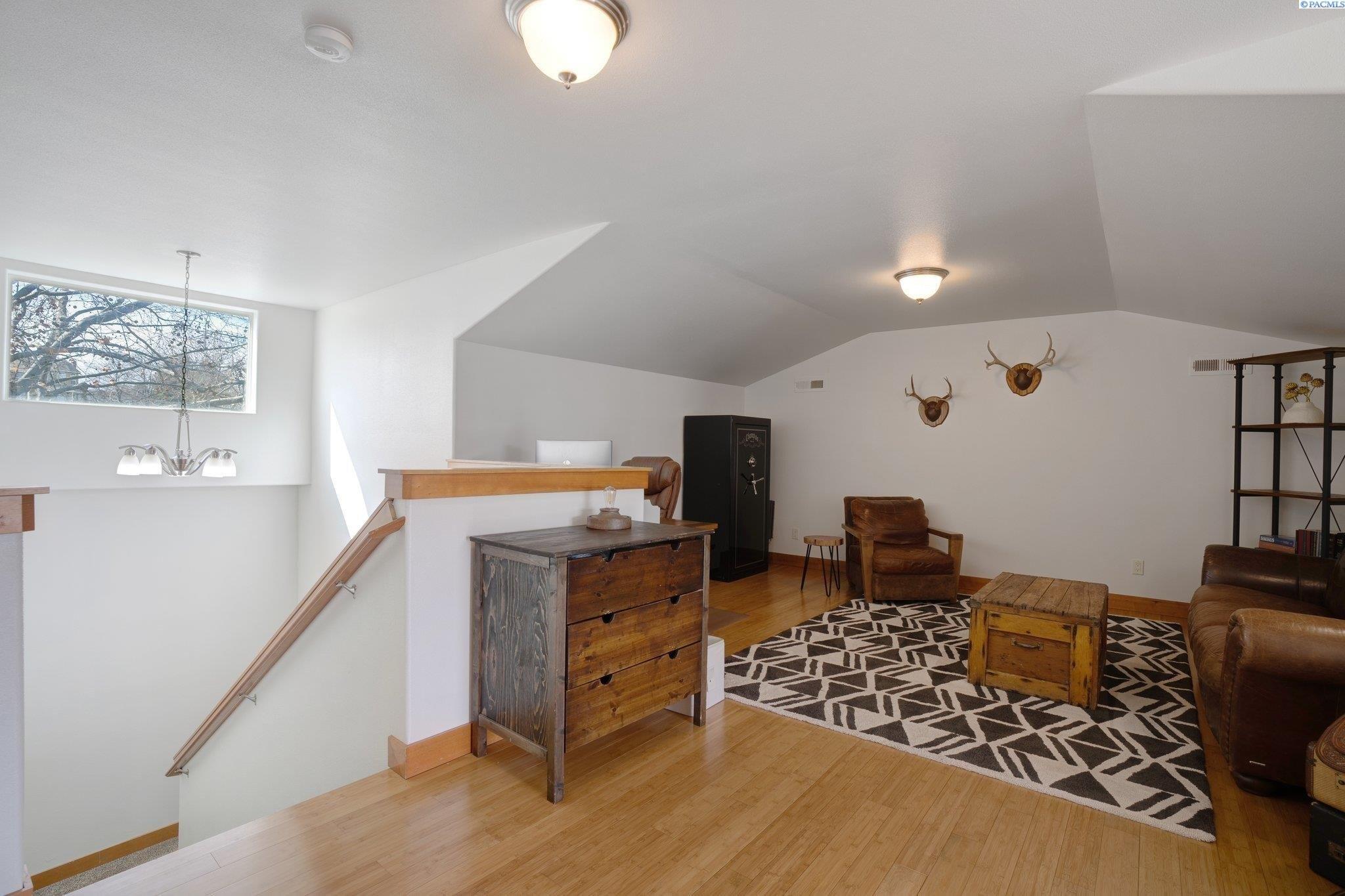 N Yakima River Dr, West Richland, WA 99353