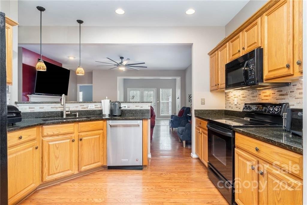 Greenpoint Ln, Huntersville, NC 28078