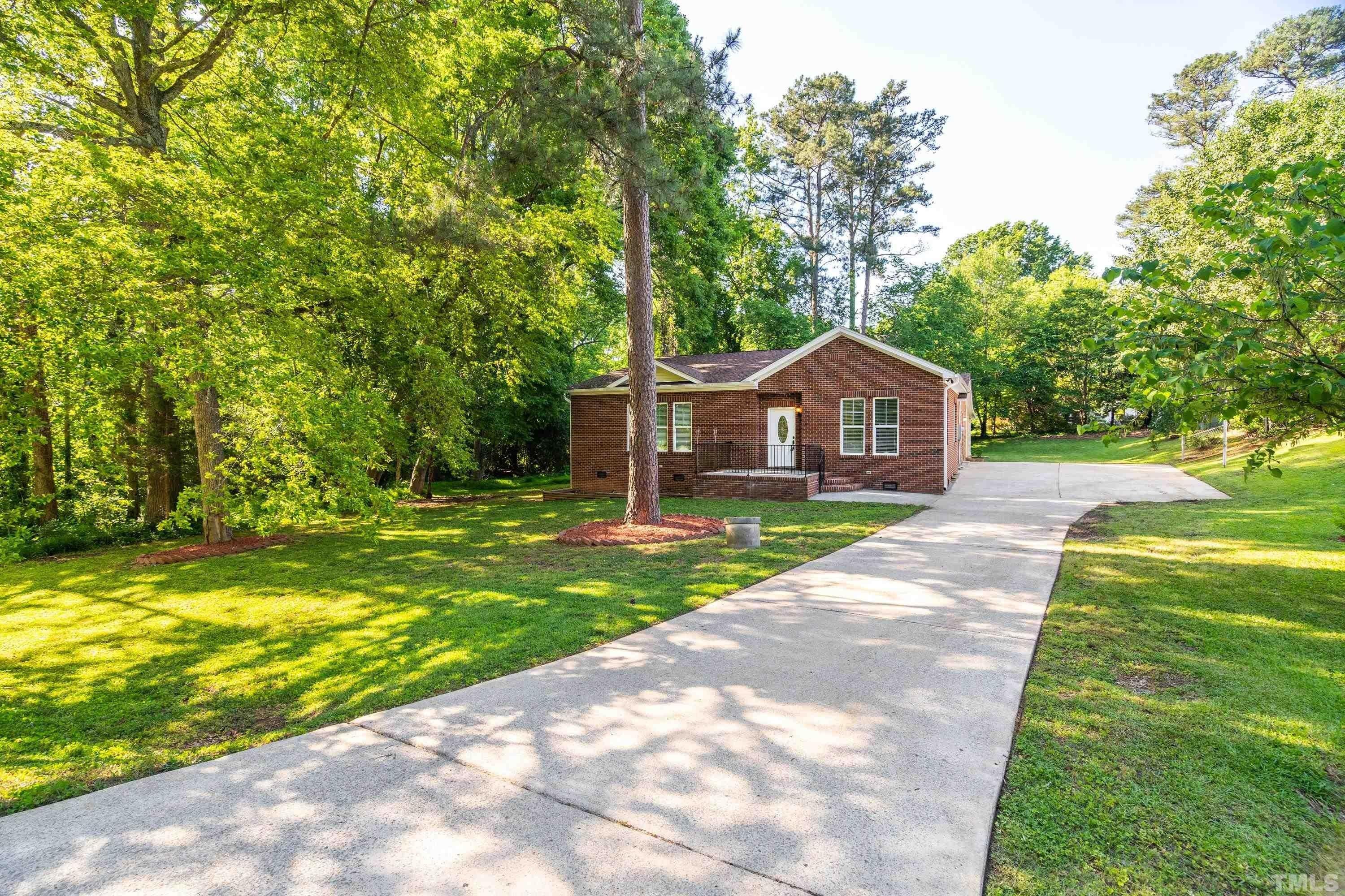 Maple Ln, Raleigh, NC 27603