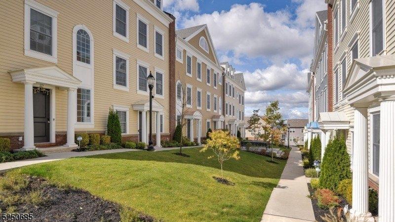 Bradley Dr, Wood Ridge, NJ 07075