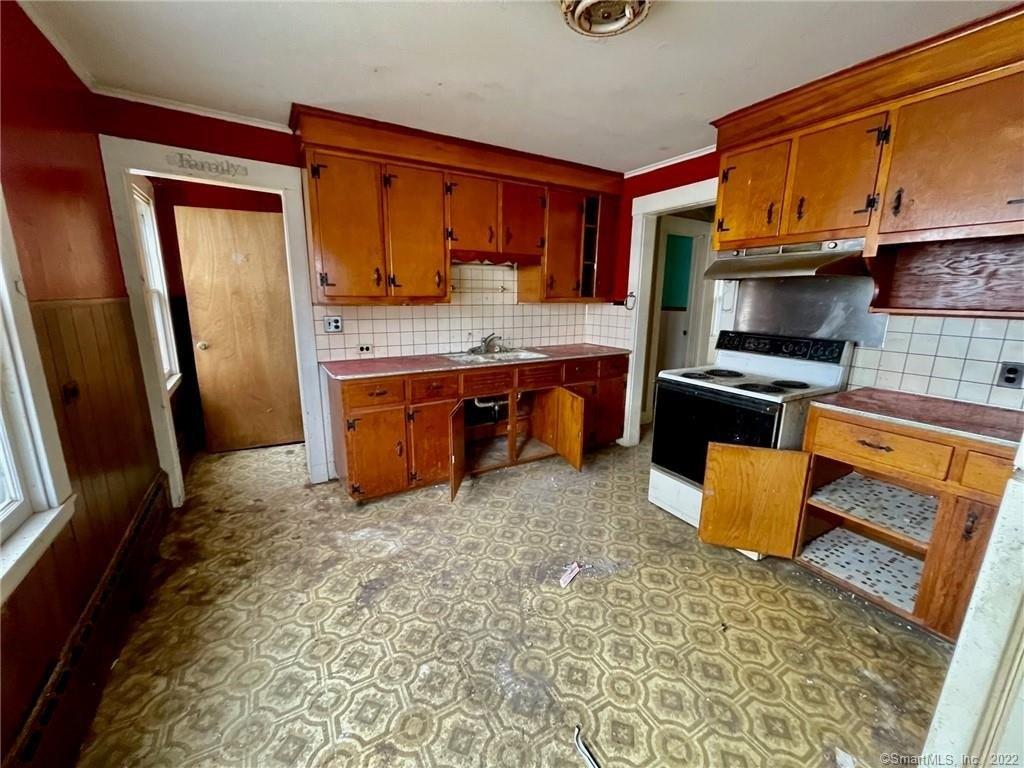 Beech St, Bristol, CT 06010