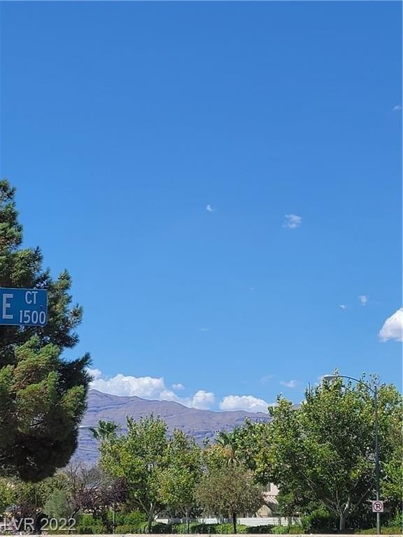Shadow Oak Dr, North Las Vegas, NV 89031