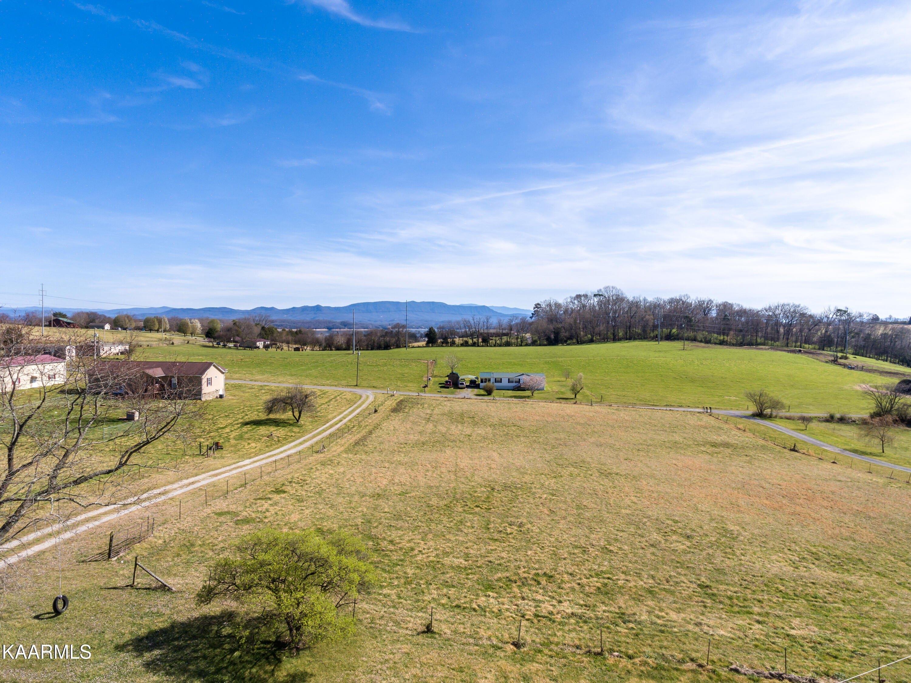 Bessie Slaton Rd, Dandridge, TN 37725