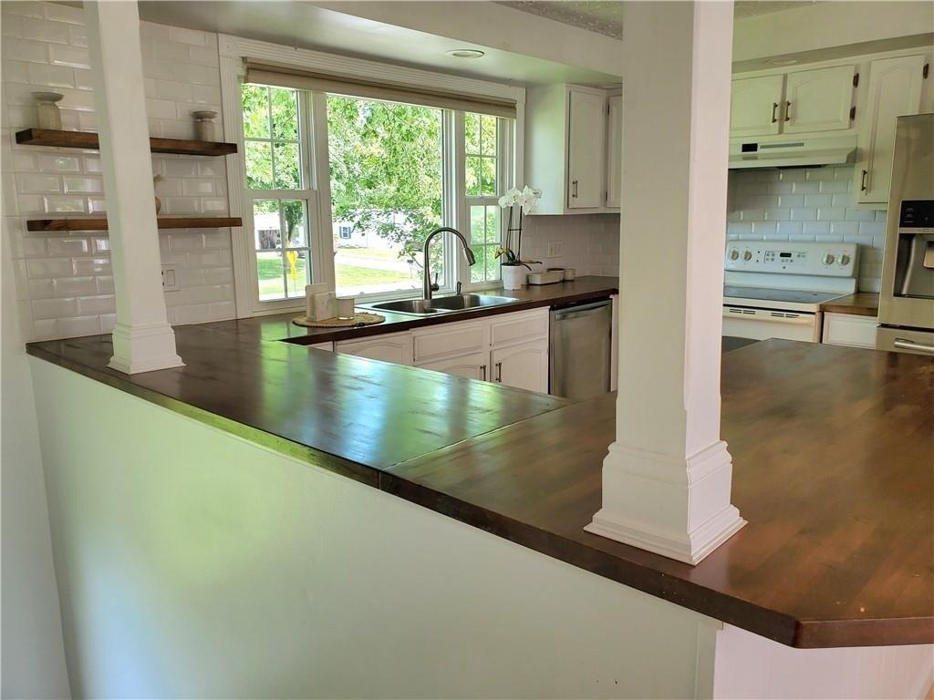 Bucky Dr, Rochester, NY 14624