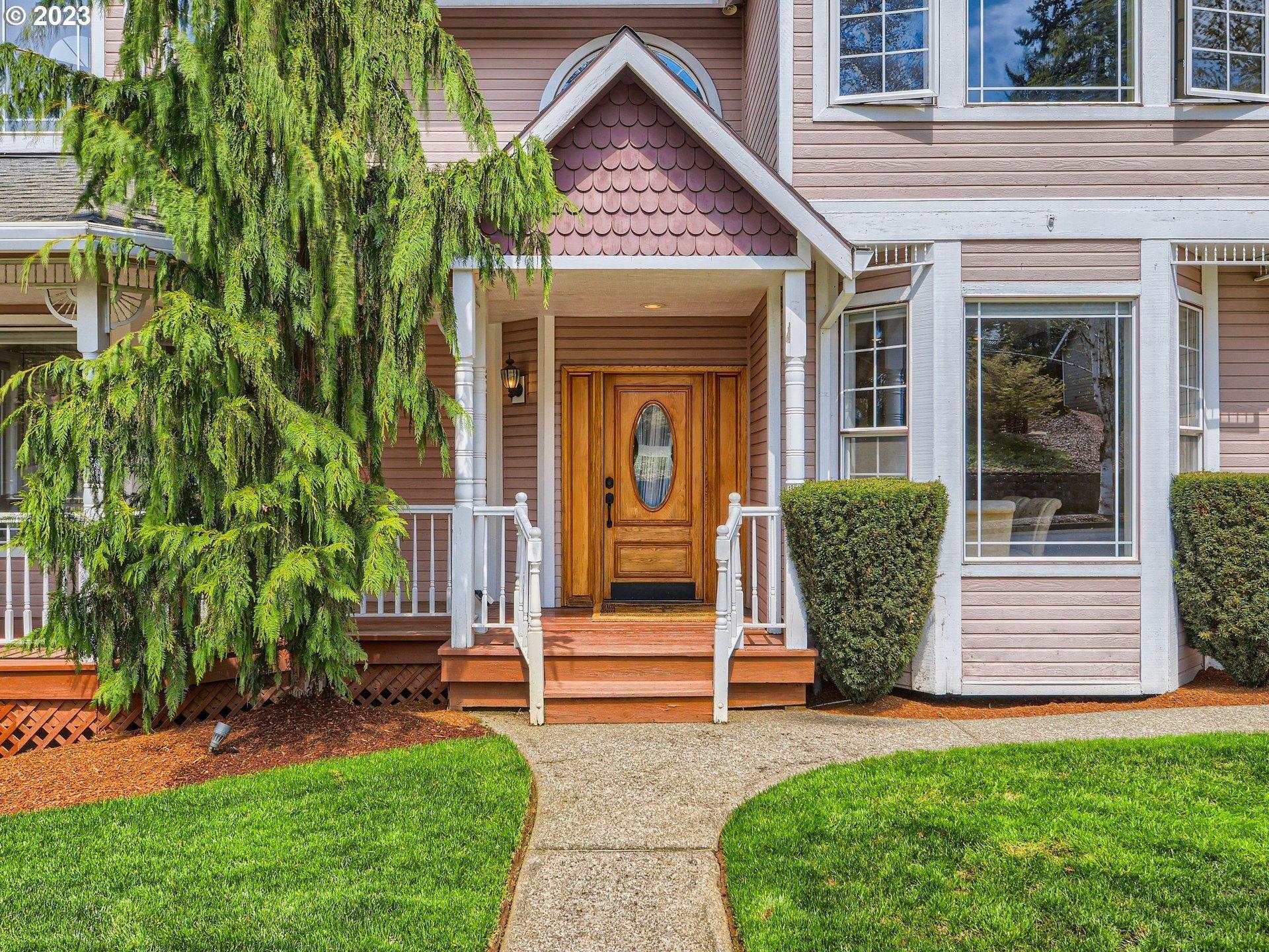 Hood St, Sandy, OR 97055