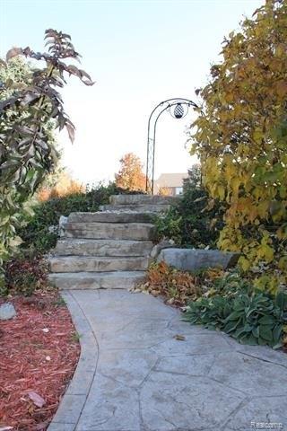 Cristina Anne Ct, Howell, MI 48855