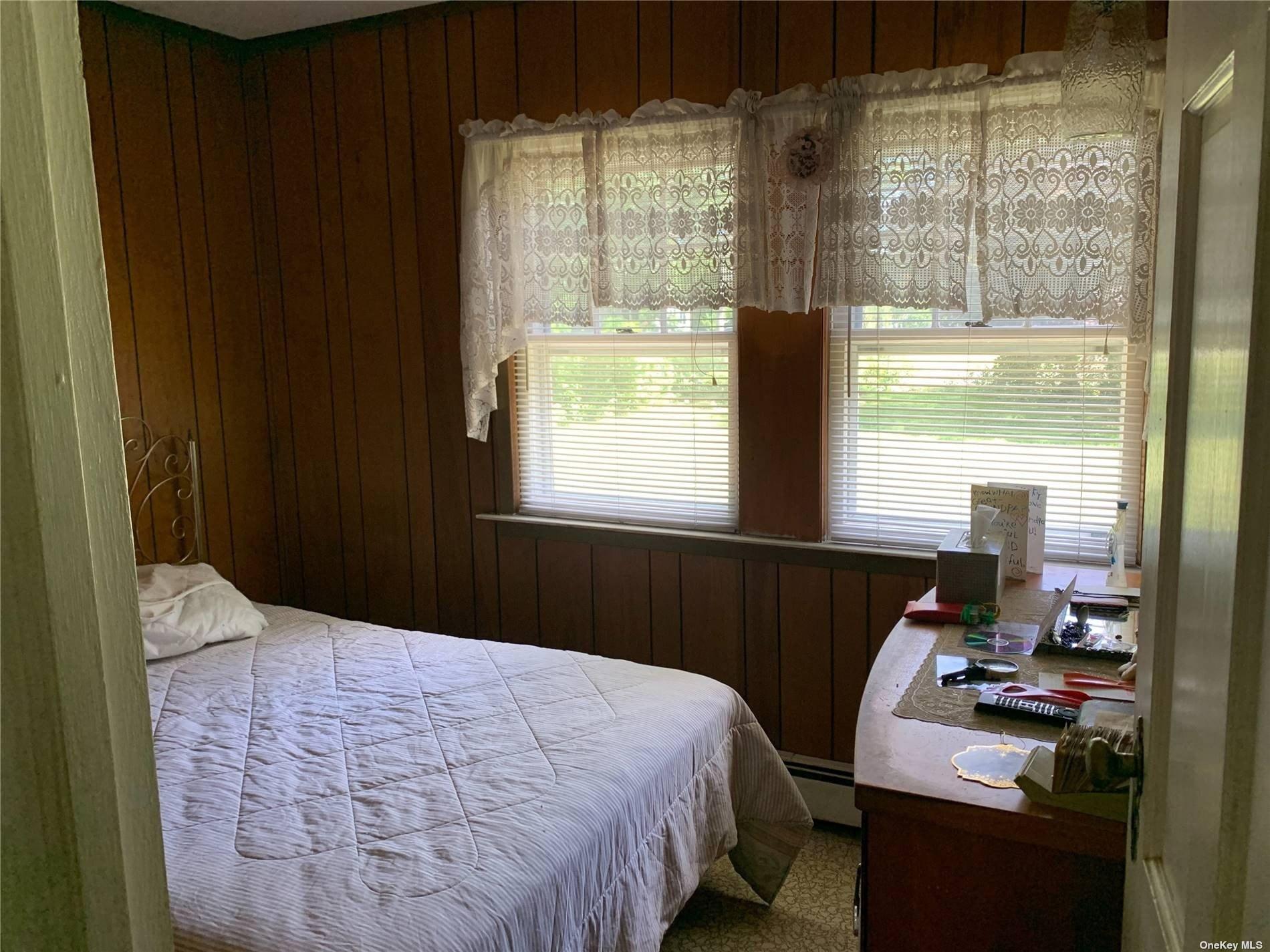 Magnolia Dr, Mastic Beach, NY 11951