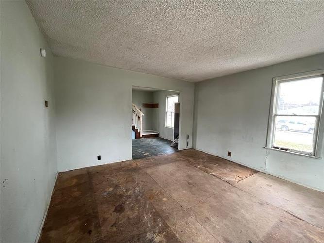 Bruce St, Marine City, MI 48039