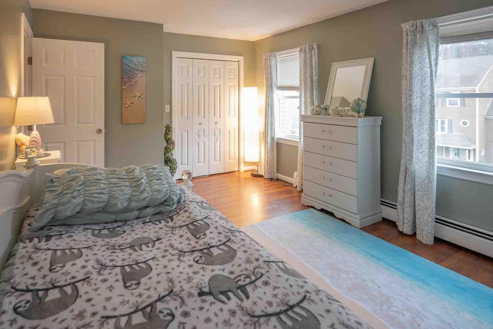 Walnut Cir, Merrimack, NH 03054