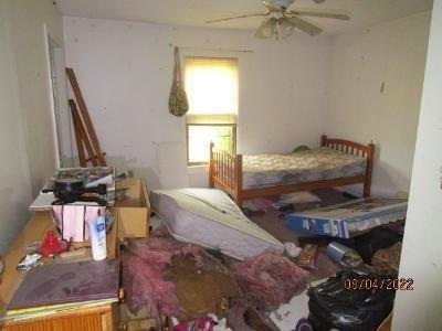 Becker St, Houston, PA 15342