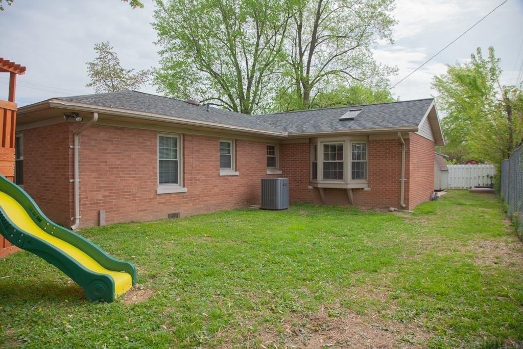Davis Dr, Mount Vernon, IN 47620