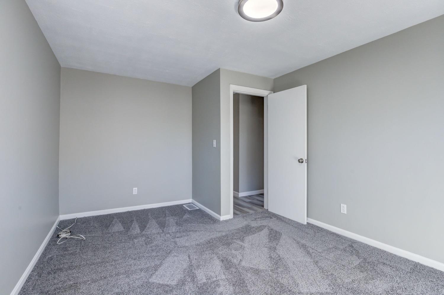 Townhill Dr, Cincinnati, OH 45238