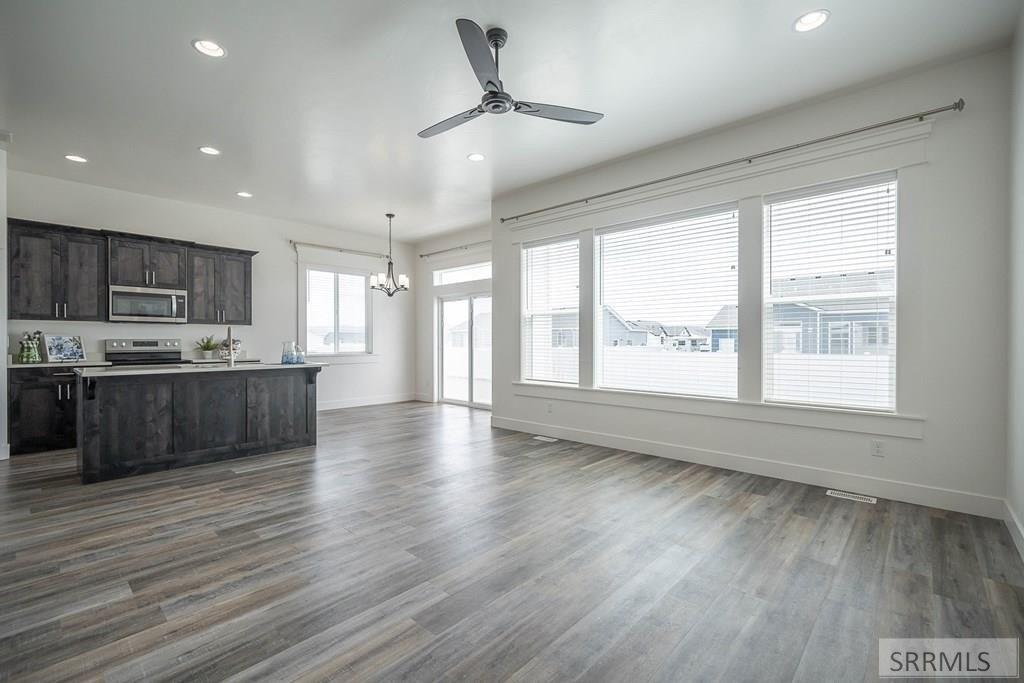 W Roxbury St, Idaho Falls, ID 83402