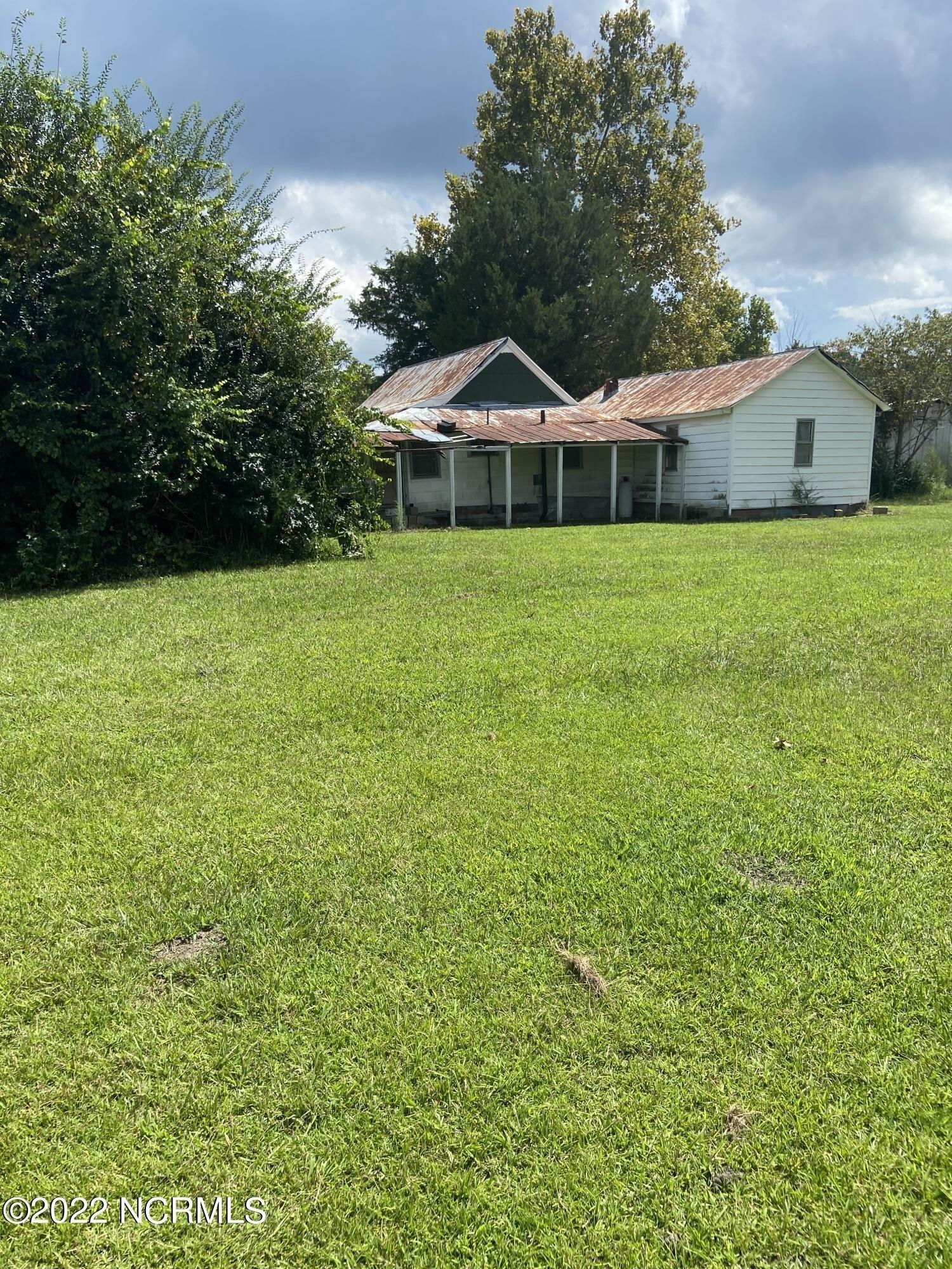 Five Mile Rd, Richlands, NC 28574