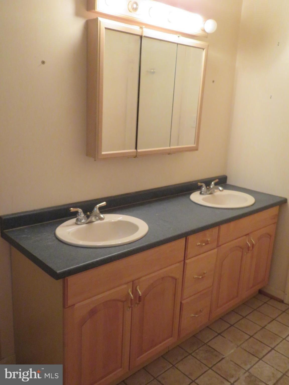 Lakeside Dr, Greenbelt, MD 20770
