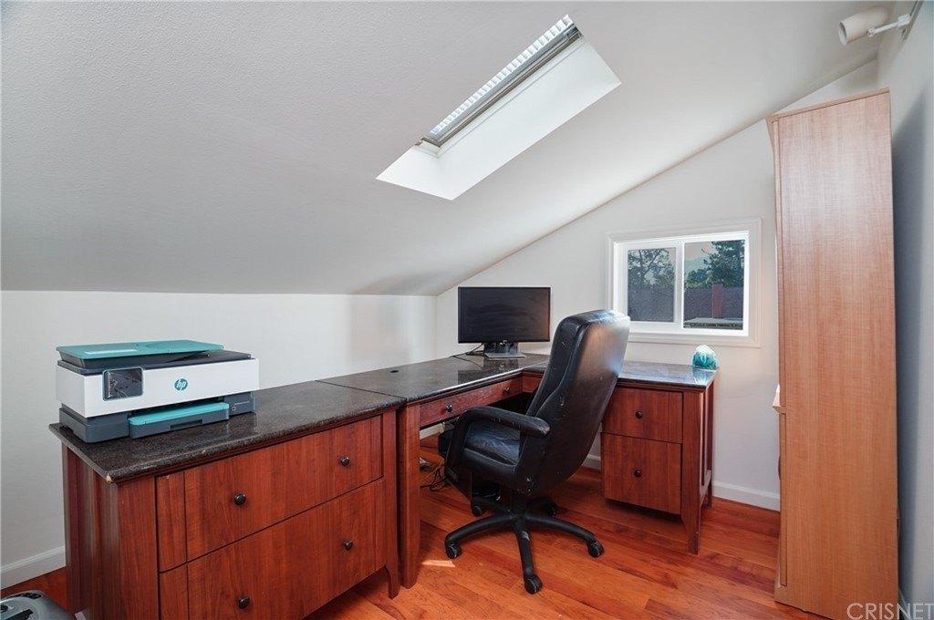 Joshua St, Oak Park, CA 91377