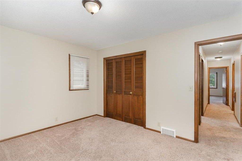 Westmoreland Ln, Minneapolis, MN 55426