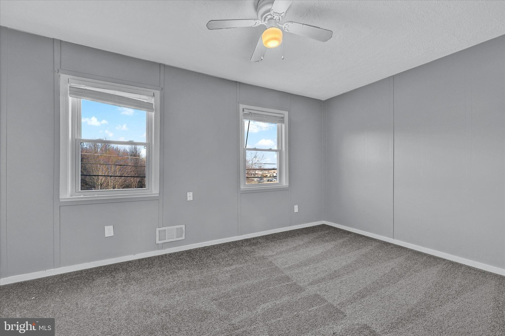 Ives Ln, Dundalk, MD 21222