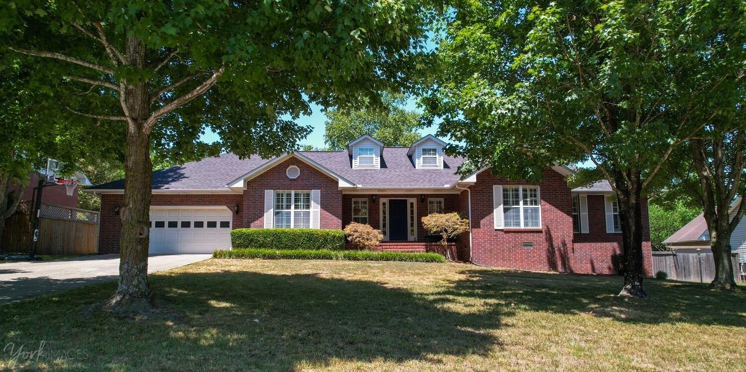 W Rogers Ave, Harrison, AR 72601