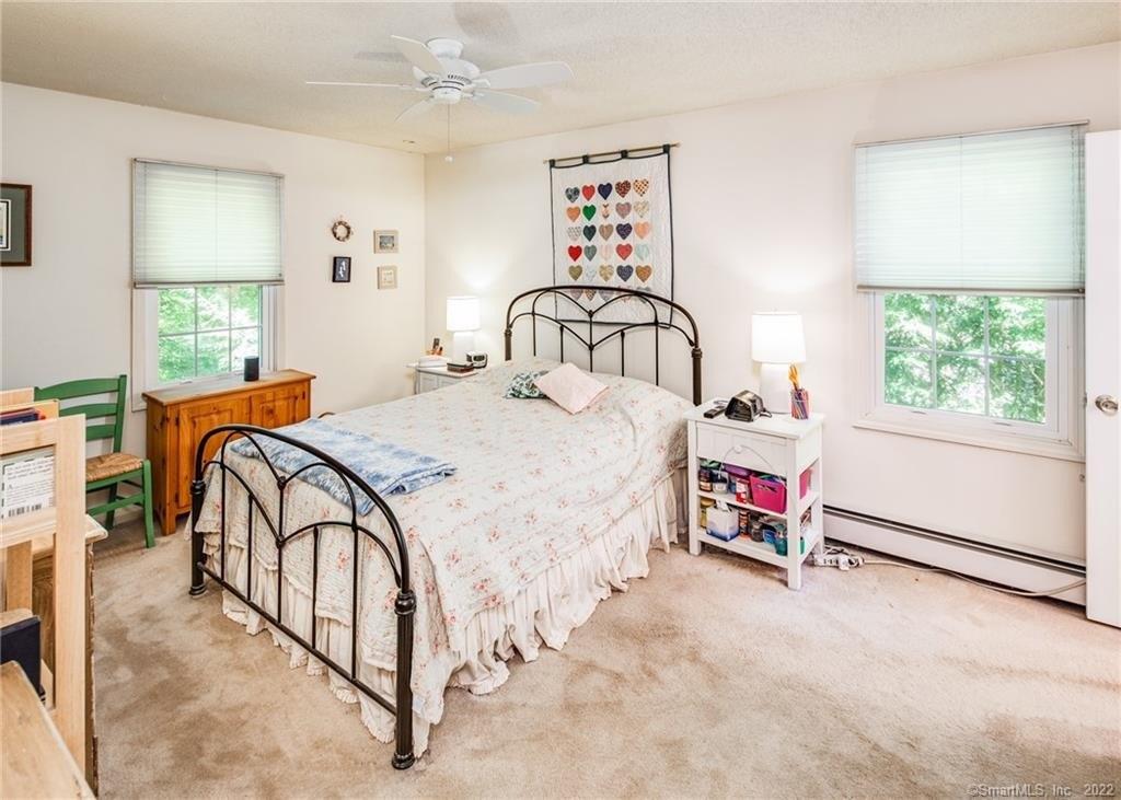 Green Woods Ln, Unionville, CT 06085