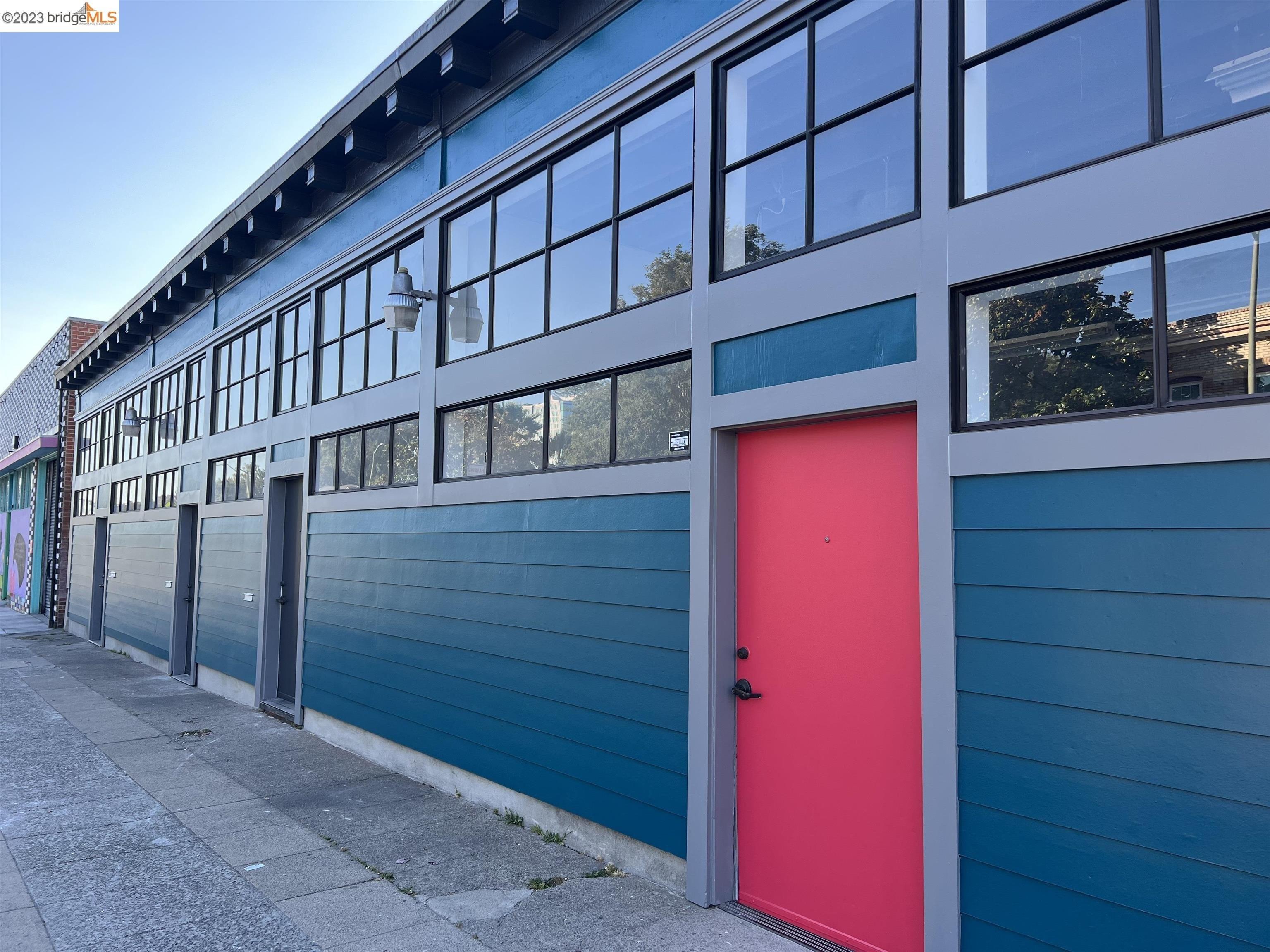 42nd St, Oakland, CA 94609