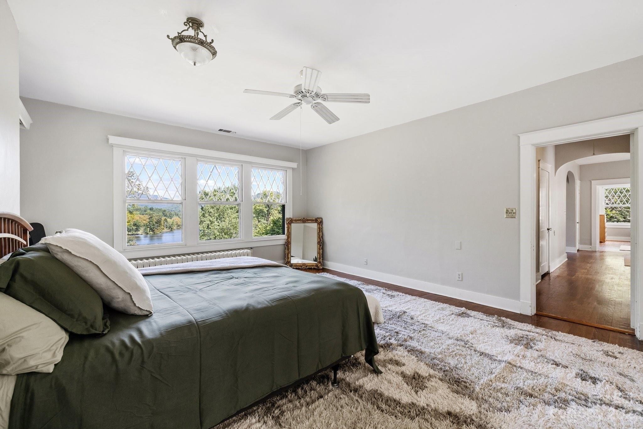 Lakeview Rd, Asheville, NC 28804