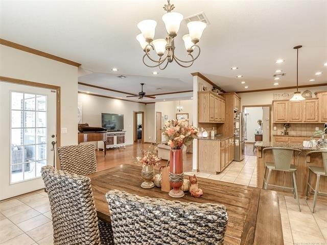 Elizabeth Dr, Checotah, OK 74426