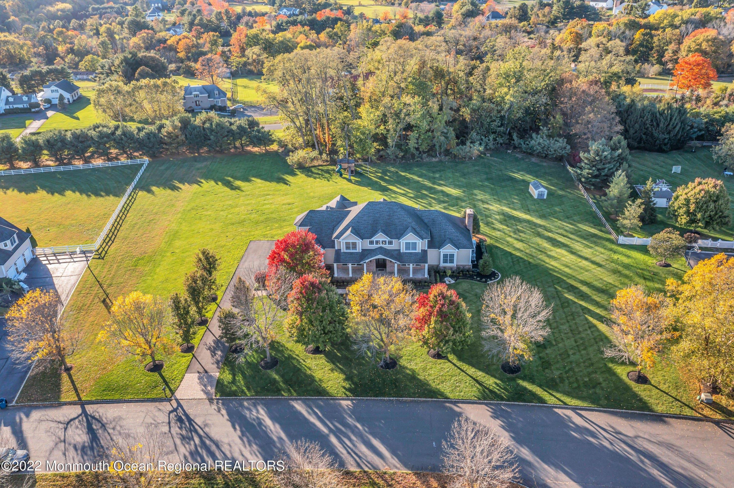 Bretwood Dr N, Colts Neck, NJ 07722