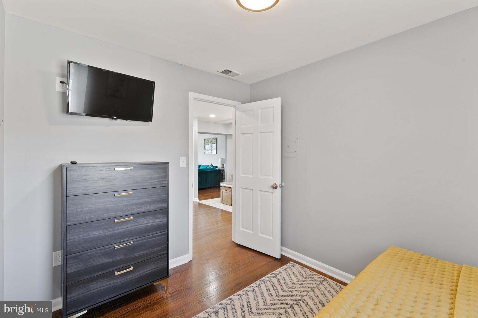 Silver Ct, Hamilton Square, NJ 08690