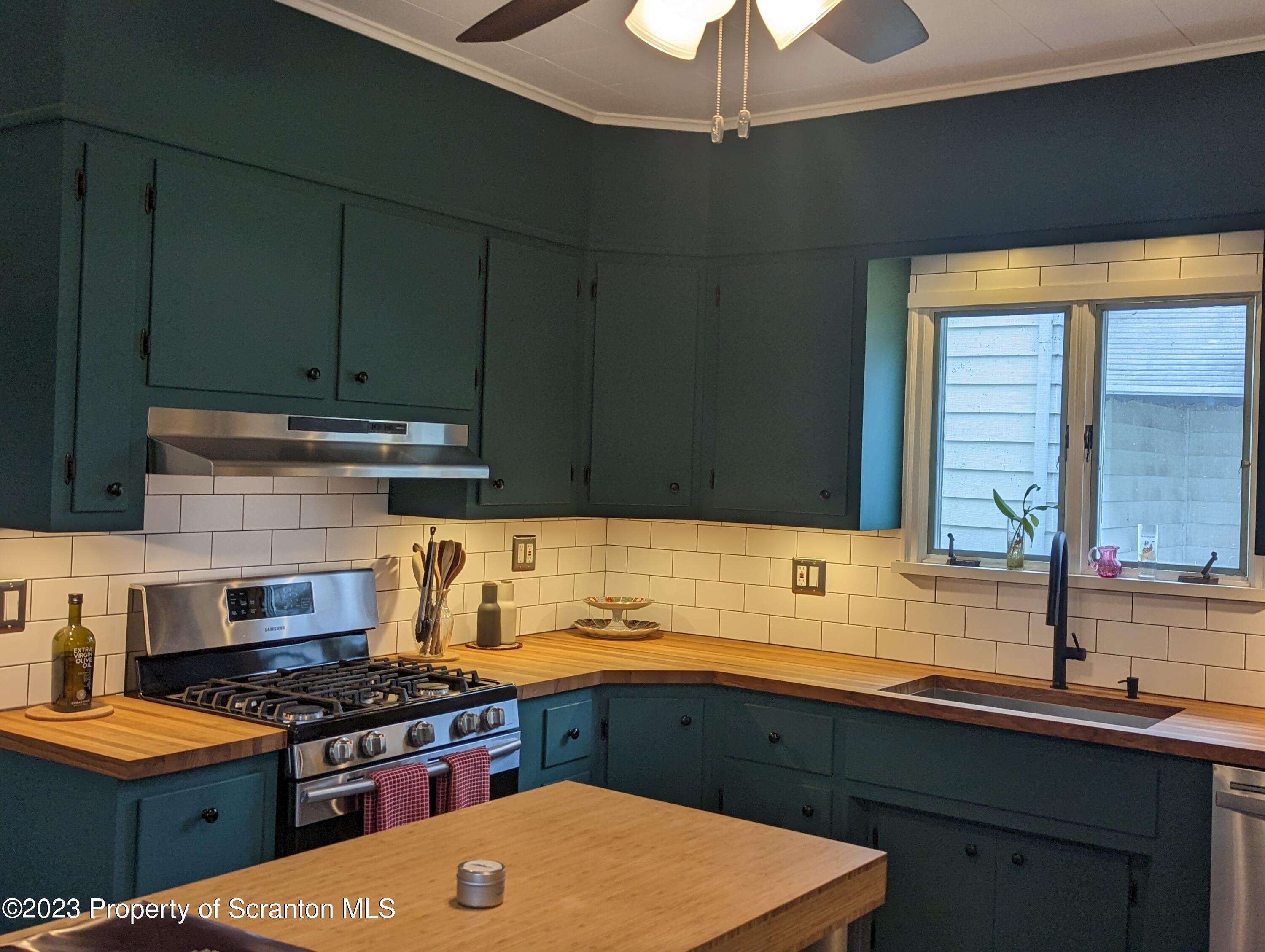 S Webster Ave, Scranton, PA 18505