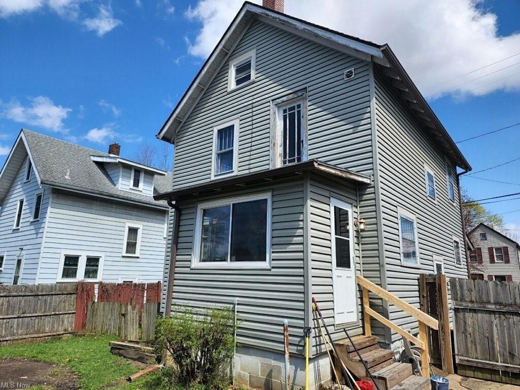 12th St Sw, Akron, OH 44314