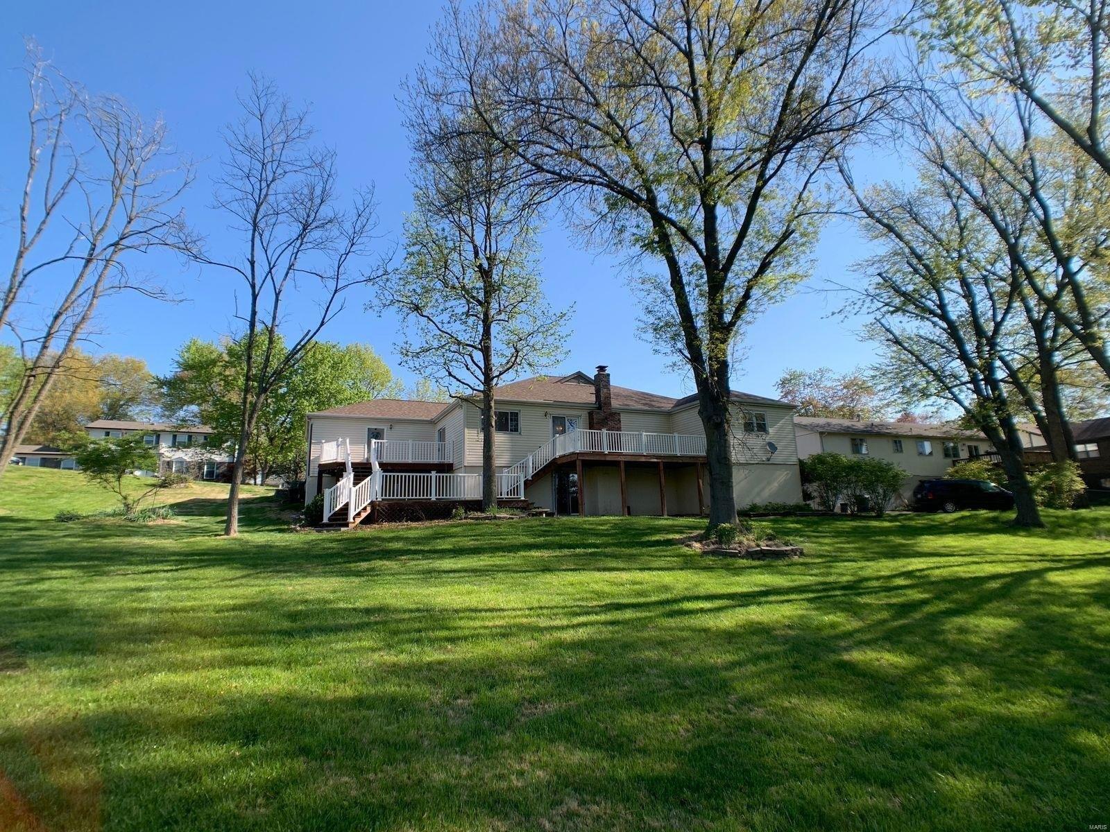 Kenroyal Dr, Saint Louis, MO 63131