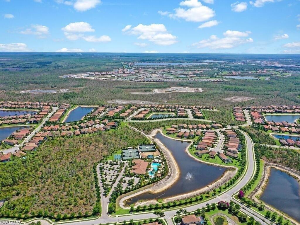 Columbia Ct, Naples, FL 34119