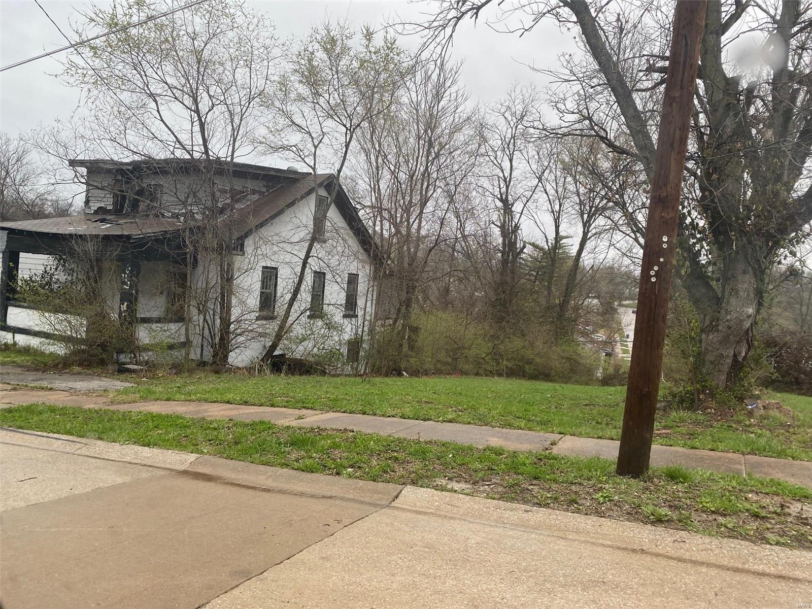 Lorraine Ave, Saint Louis, MO 63121