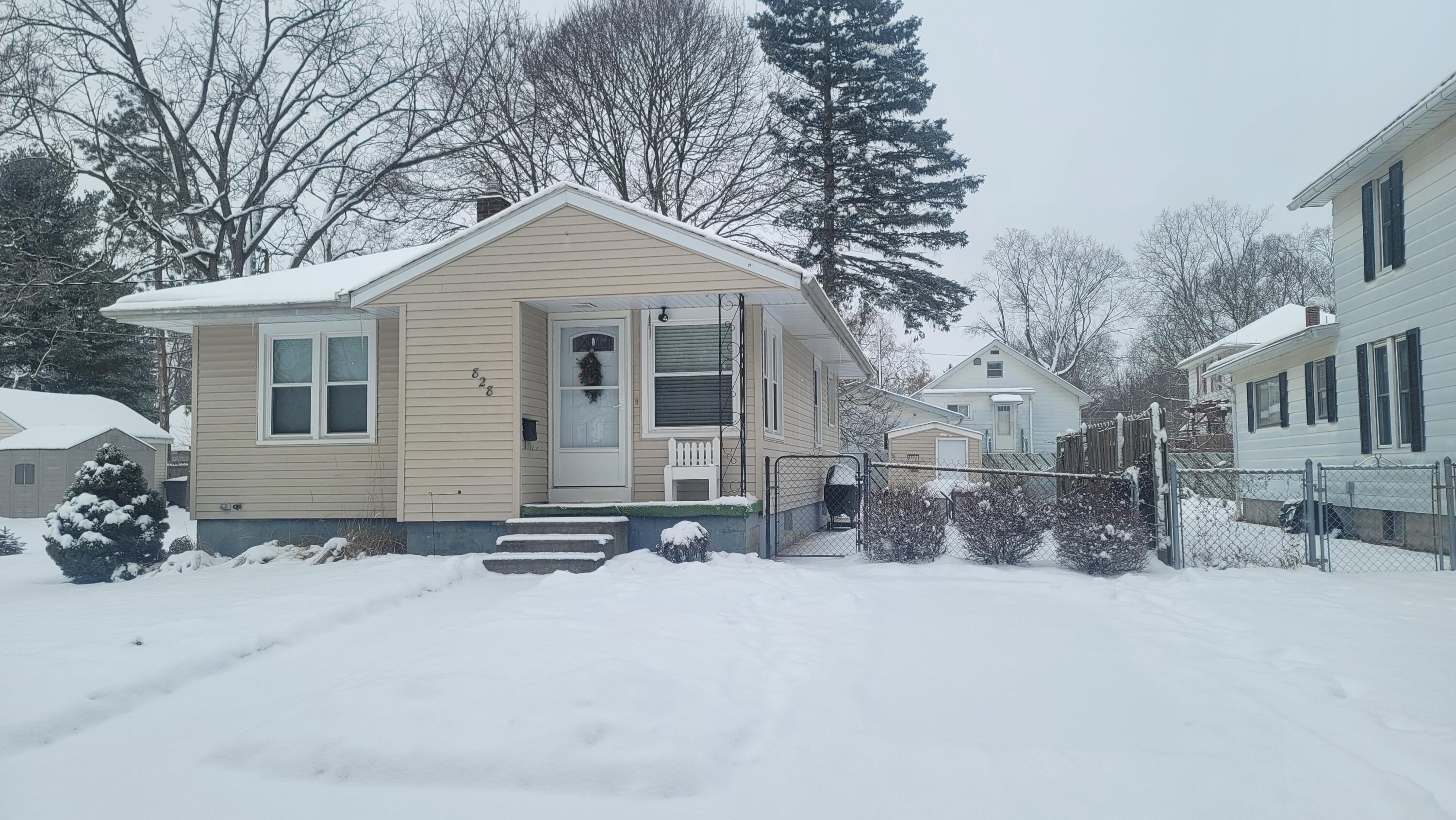 Fleming Ave, Jackson, MI 49202