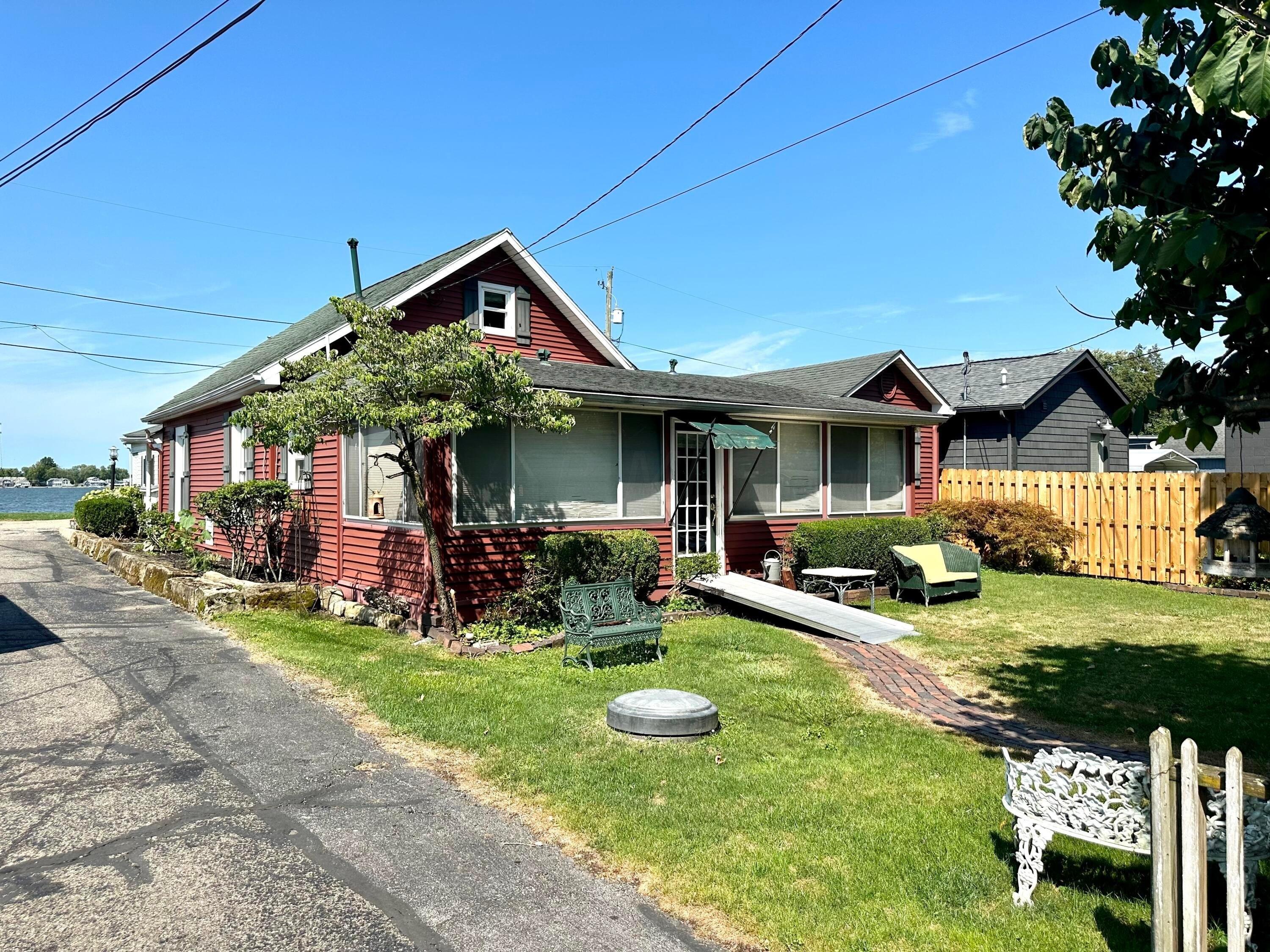 Decker Ave Ne, Thornville, OH 43076