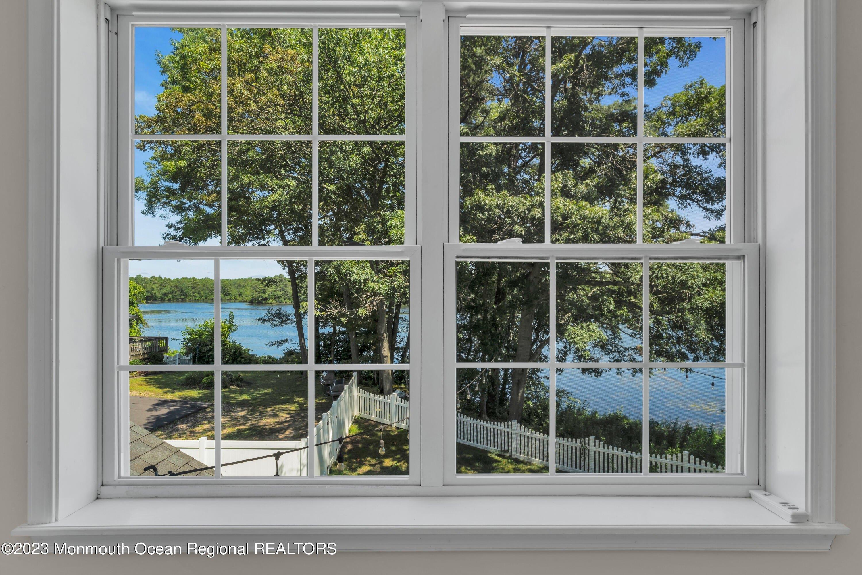 Monmouth Ave, Toms River, NJ 08757
