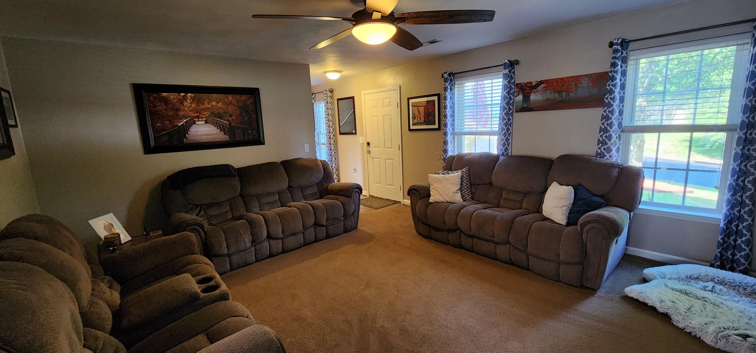 Golfview Dr Ne, Roanoke, VA 24019
