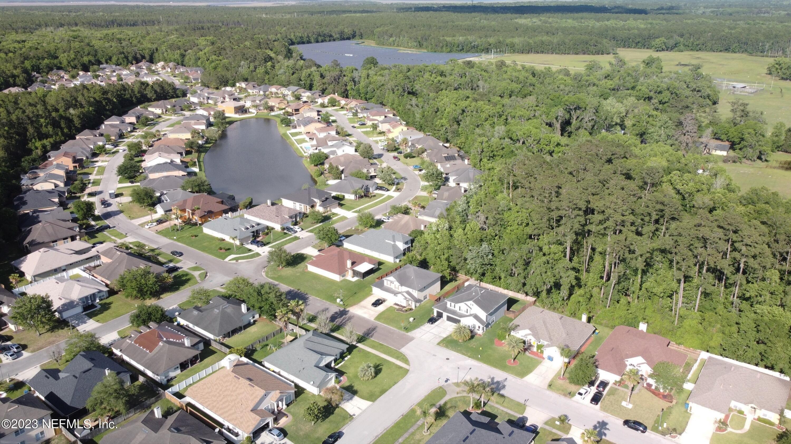 Summer Breeze Dr E, Jacksonville, FL 32218