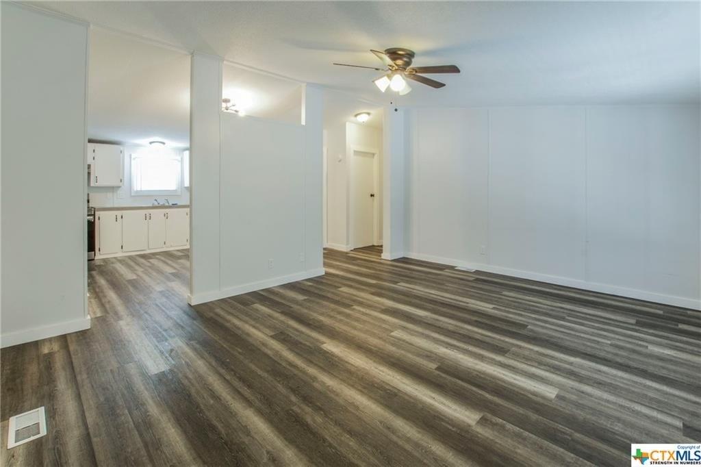Saunders St, Gatesville, TX 76528