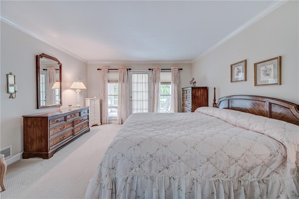 Willow Glenn Dr, Marietta, GA 30068