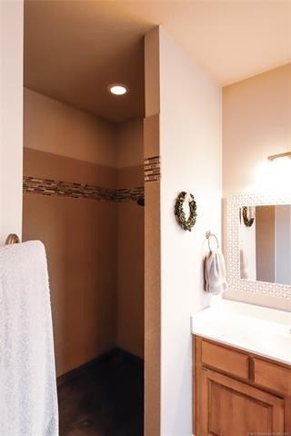 E 77th Pl, Tulsa, OK 74133