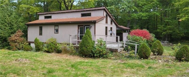 Forest Lake Rd, Acme, PA 15610