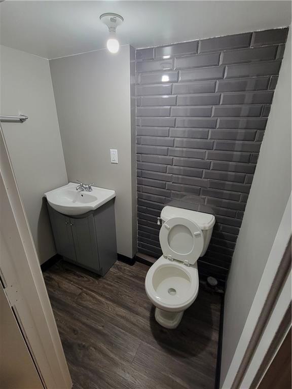 E Park Ave, Des Moines, IA 50315