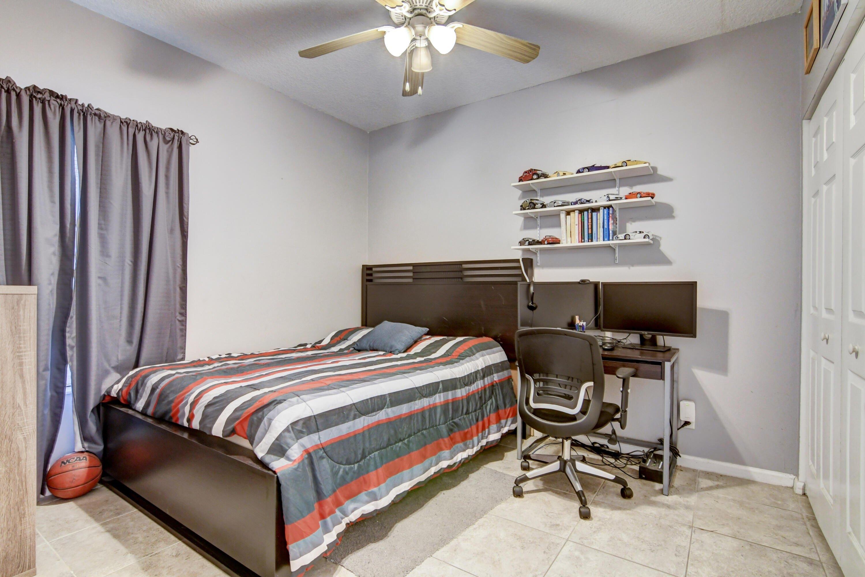 Oak Terrace Dr, Greenacres, FL 33463